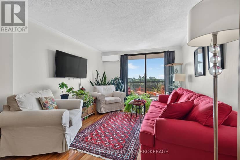 607 - 120 Barrett Court — photo 4 of 34