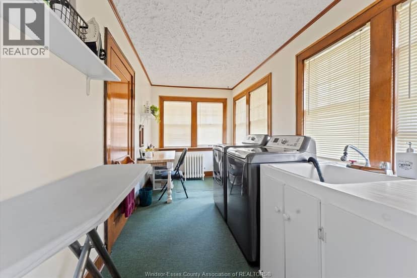 1409 Granville Crescent — photo 28 of 40