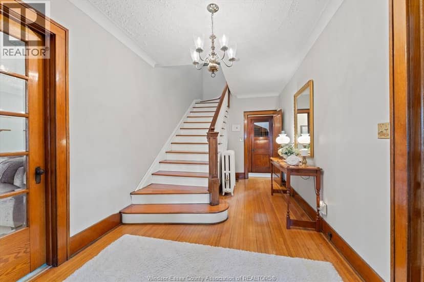 1409 Granville Crescent — photo 6 of 40