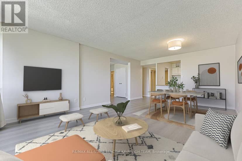 408 - 20 Fashion Roseway — photo 5 of 23