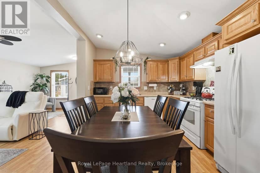 12 Cherokee Lane — photo 15 of 40