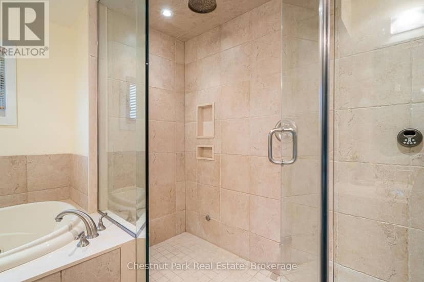 131 Martin Grove — photo 15 of 40