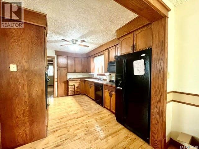 505 Macleod AVENUE W — photo 9 of 30