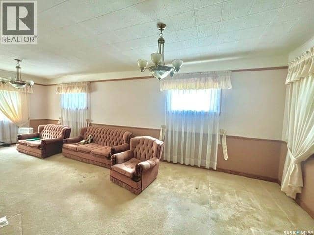 505 Macleod AVENUE W — photo 10 of 30
