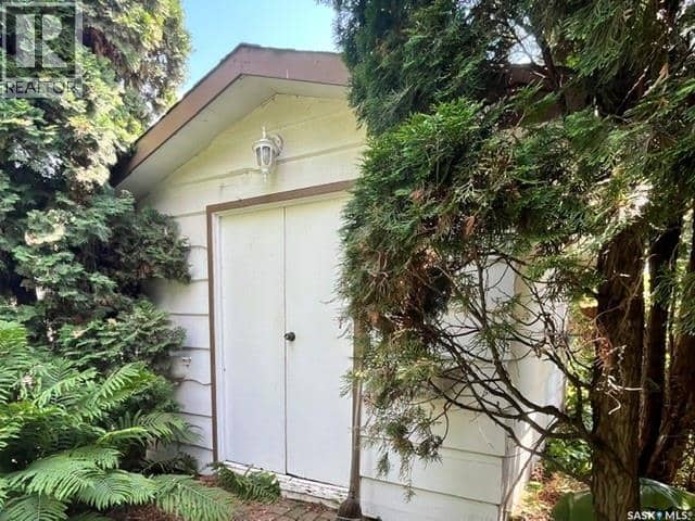 505 Macleod AVENUE W — photo 20 of 30