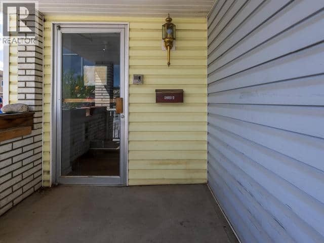 4200 4th Avenue — photo 9 of 39