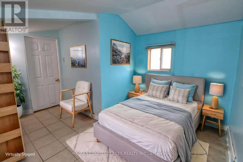 607 Simcoe Street — photo 9 of 17