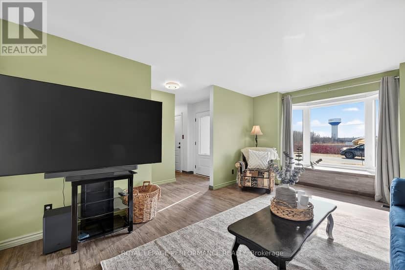107 Lorne Street — photo 9 of 40