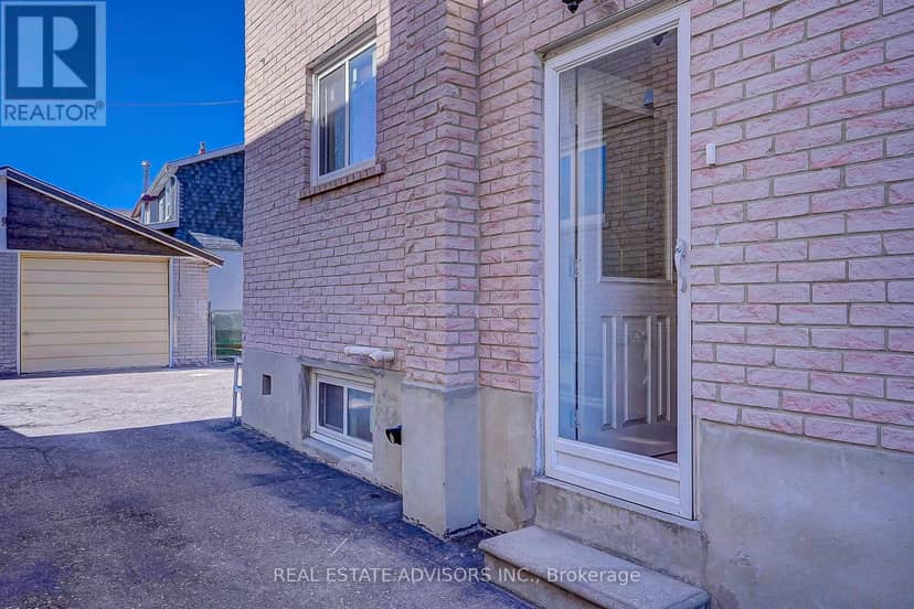 1228 Jane Street N — photo 27 of 35