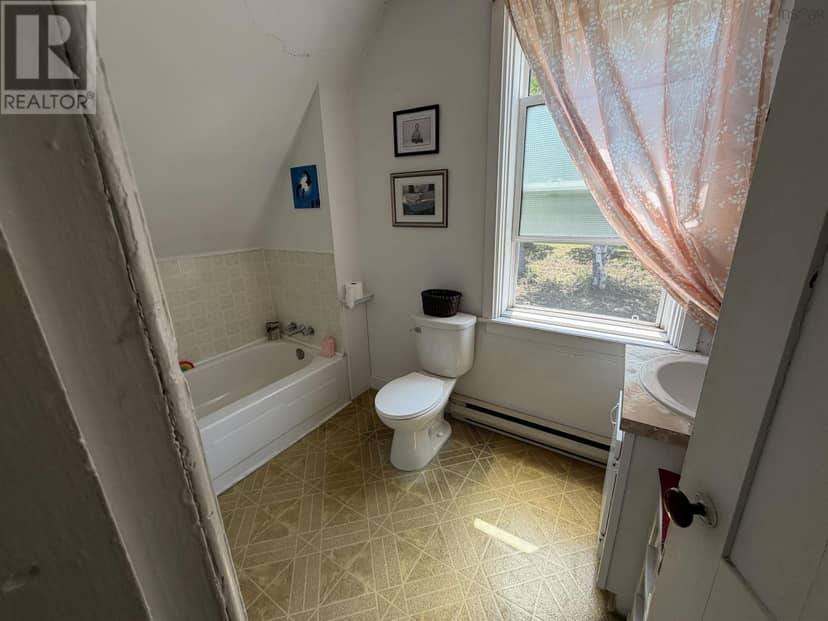 8 East Pleasant Street — photo 11 of 37