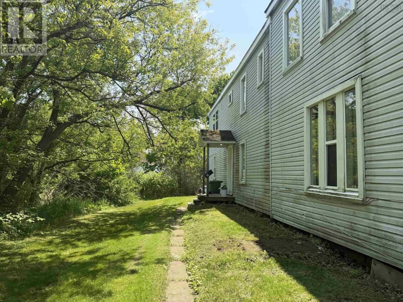 29 Spring Street — photo 17 of 32