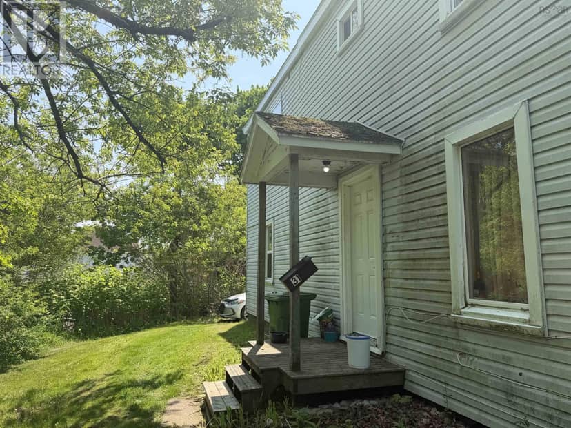 29 Spring Street — photo 19 of 32