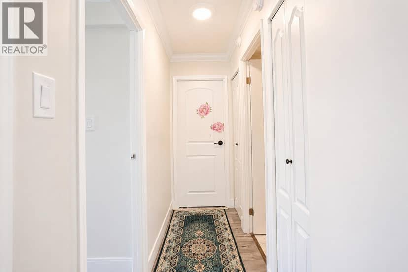 1701 3755 BARTLETT COURT, Burnaby, photo 2