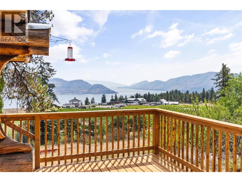 5876 Victoria Street, Peachland, photo 2