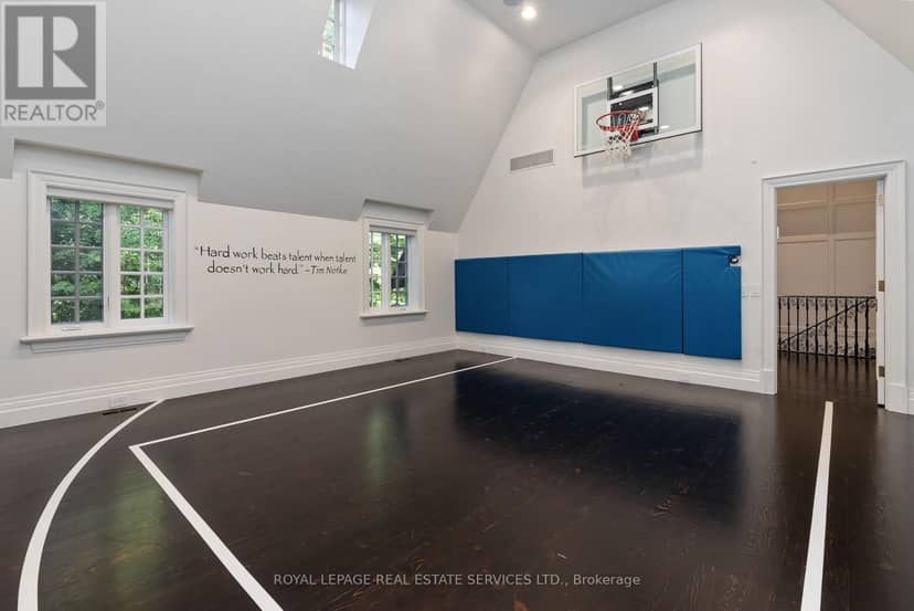 108 Sandringham Drive — photo 35 of 40