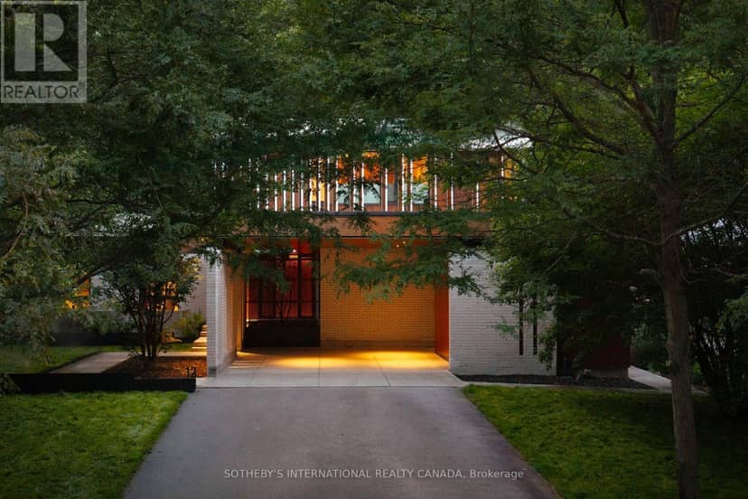 12 York Valley Crescent — photo 3 of 40