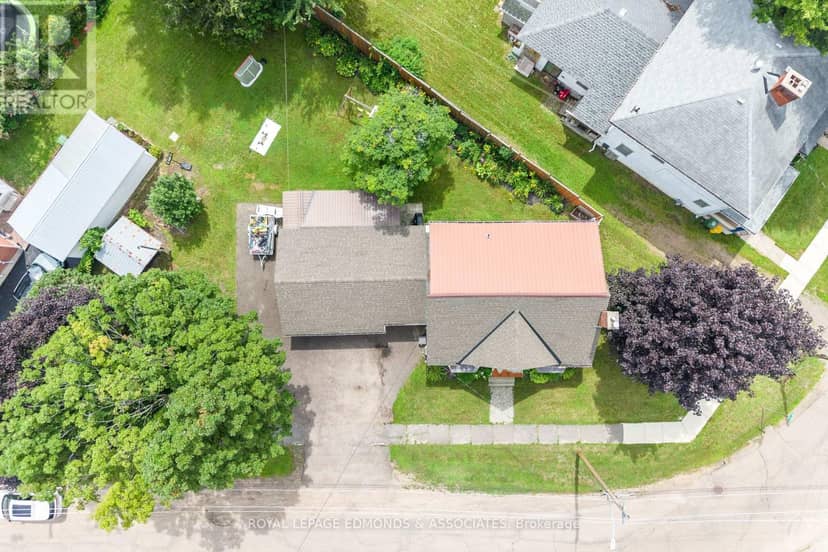 734 Front Street — photo 4 of 40