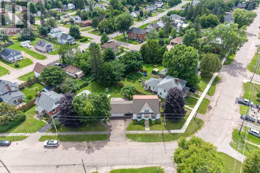 734 Front Street — photo 5 of 40