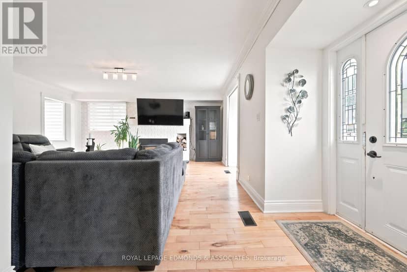 734 Front Street — photo 8 of 40