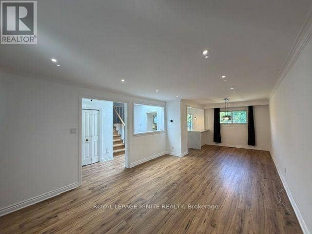 11 Fulwell Crescent — photo 13 of 40