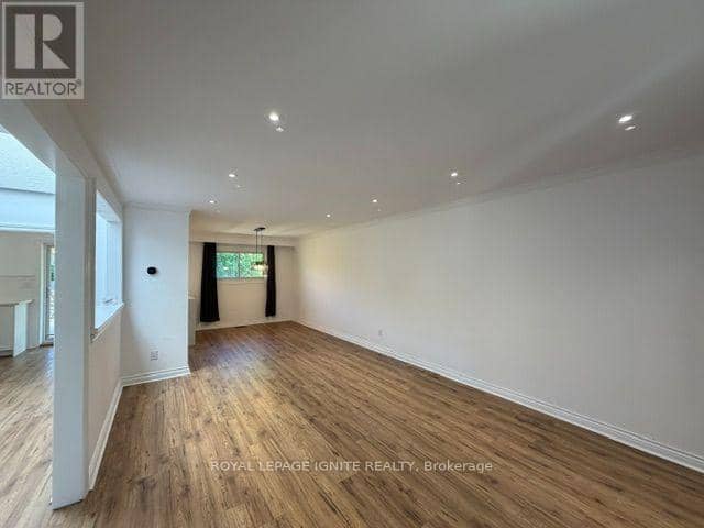 11 Fulwell Crescent — photo 14 of 40