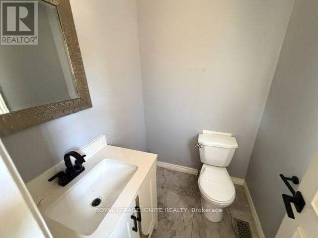 11 Fulwell Crescent — photo 17 of 40