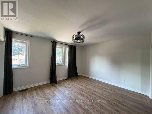 11 Fulwell Crescent — photo 21 of 40