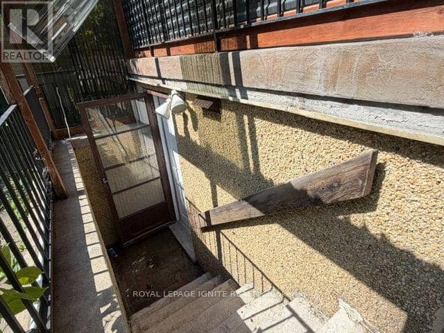 11 Fulwell Crescent — photo 24 of 40