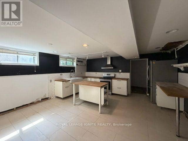11 Fulwell Crescent — photo 26 of 40