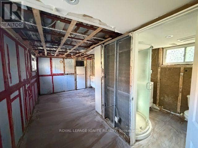 11 Fulwell Crescent — photo 27 of 40