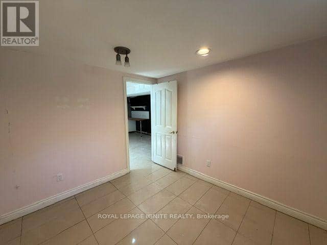 11 Fulwell Crescent — photo 28 of 40