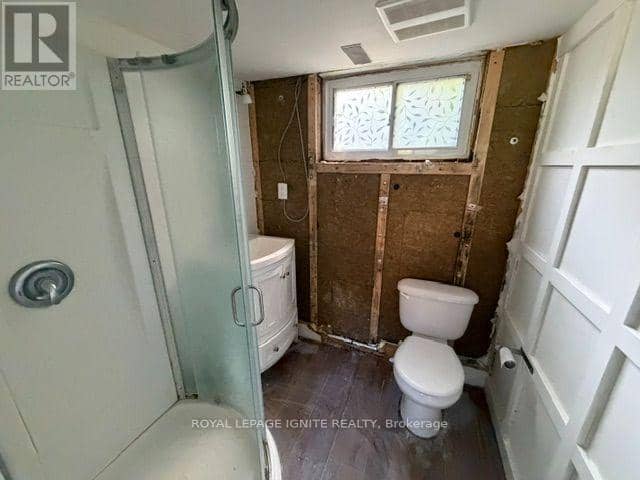 11 Fulwell Crescent — photo 29 of 40
