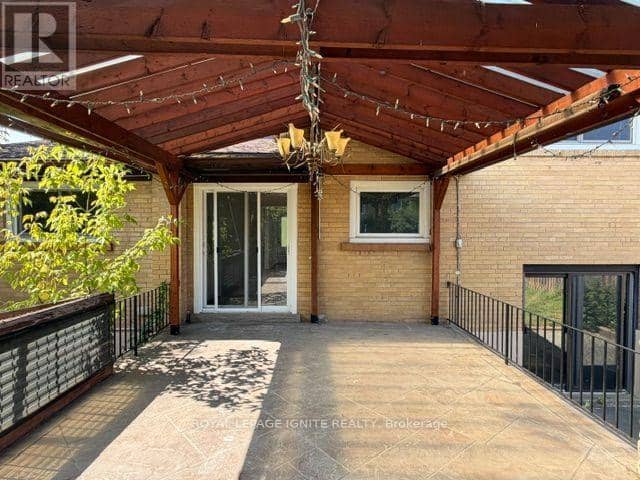 11 Fulwell Crescent — photo 36 of 40