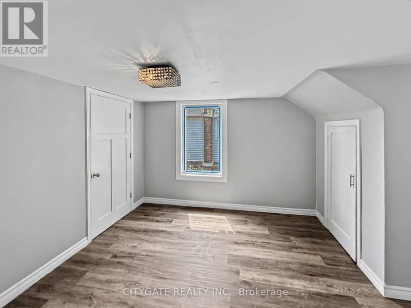 687 Upper James Street — photo 12 of 15