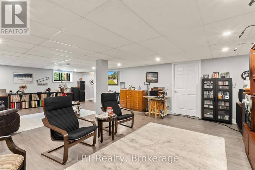 61 Pinewood Boulevard — photo 37 of 40