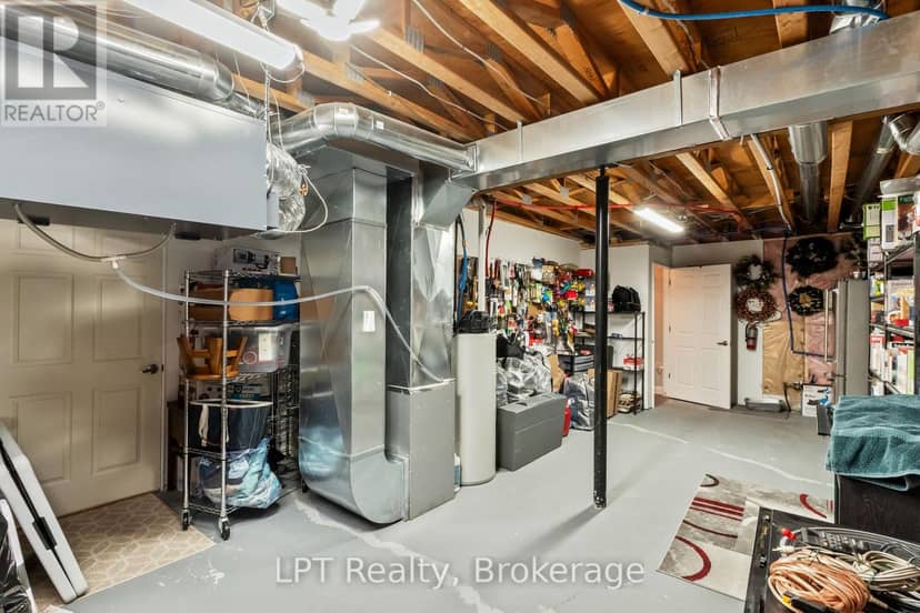 61 Pinewood Boulevard — photo 38 of 40