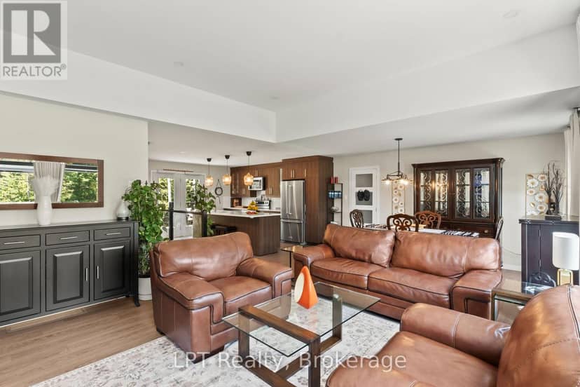61 Pinewood Boulevard — photo 9 of 40