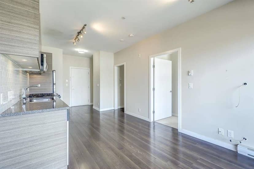 301 13228 OLD YALE ROAD, Surrey, photo 3