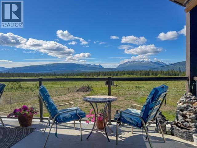 Km 1500 Alaska Highway — photo 24 of 40