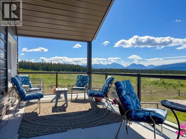 Km 1500 Alaska Highway — photo 25 of 40