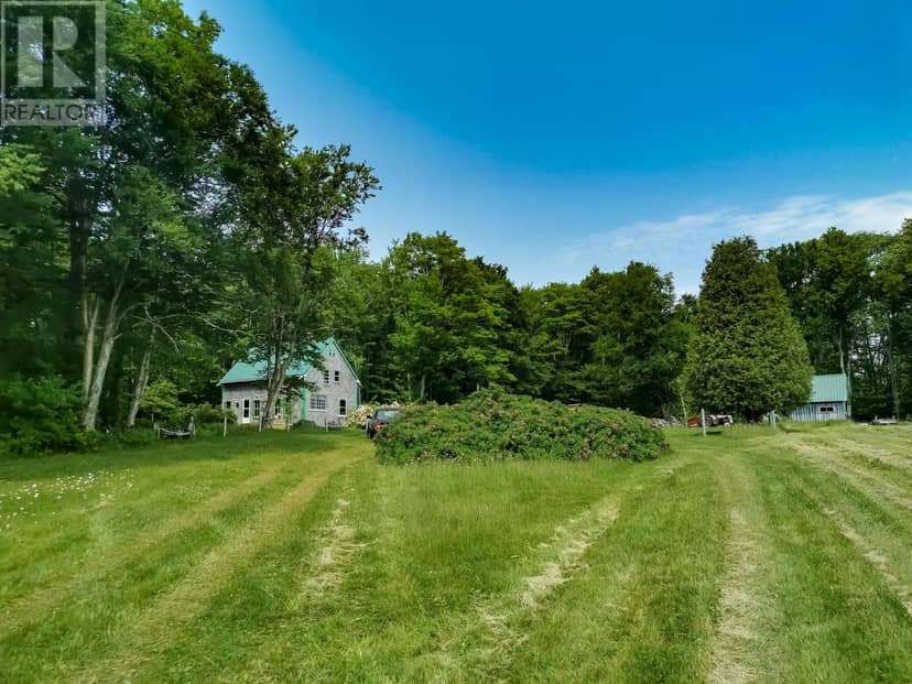 1236 Valleyfield Road, Valleyfield, photo 2