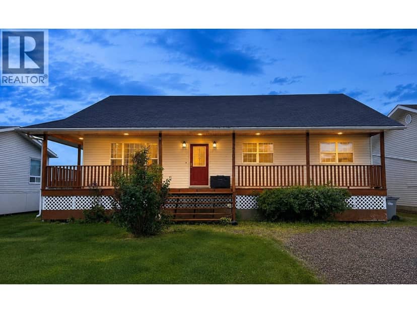 4410 E 52 AVENUE, Fort Nelson, photo 2