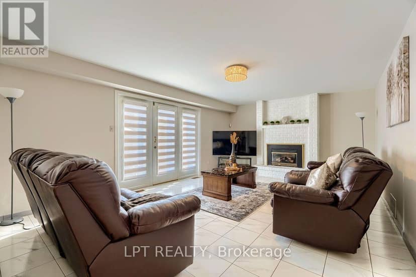 16 Vogue Court — photo 11 of 40