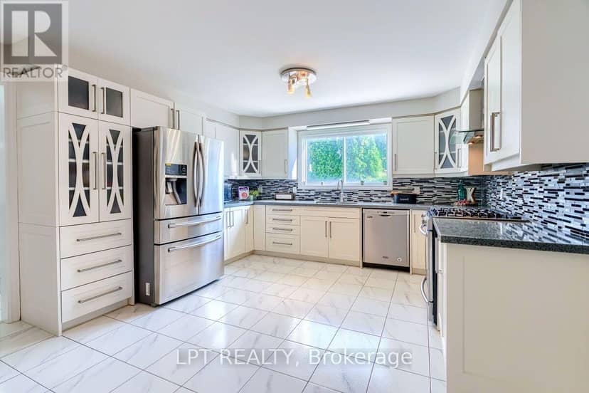 16 Vogue Court — photo 15 of 40