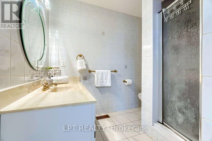 16 Vogue Court — photo 18 of 40