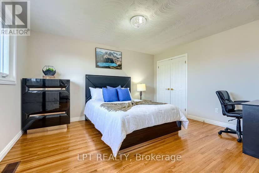 16 Vogue Court — photo 33 of 40