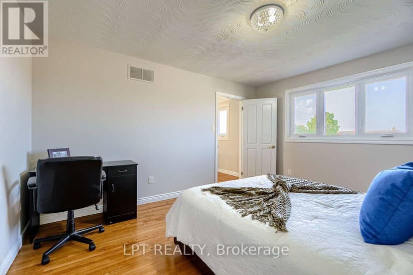 16 Vogue Court — photo 34 of 40