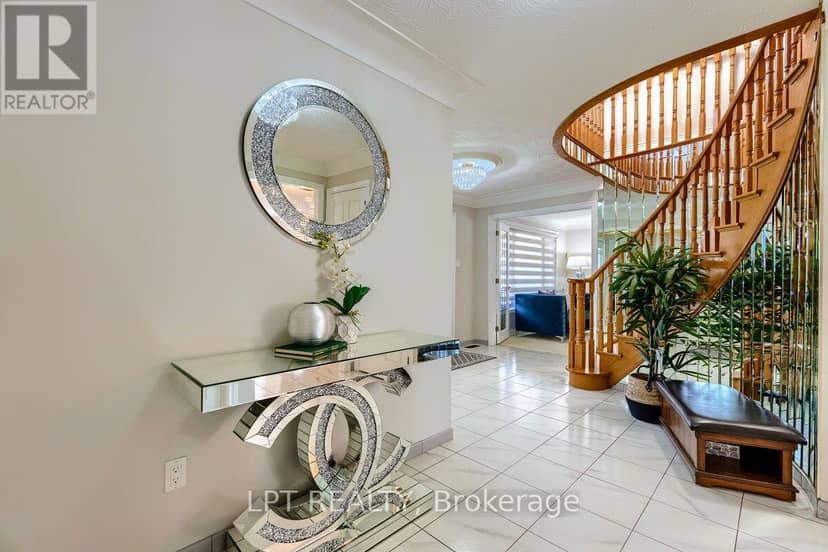 16 Vogue Court — photo 7 of 40