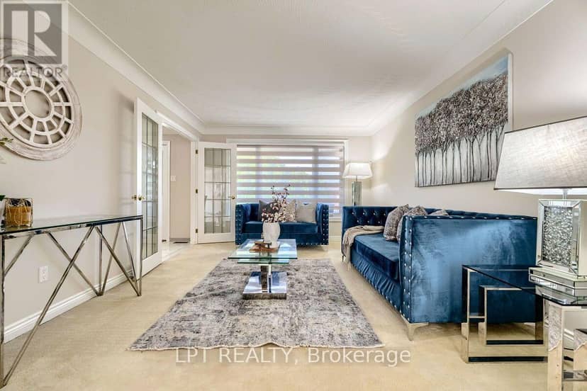 16 Vogue Court — photo 8 of 40