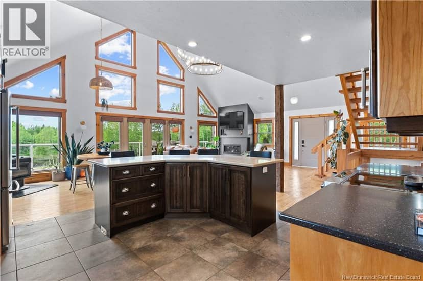 660 Saint Charles Sud Road — photo 8 of 40